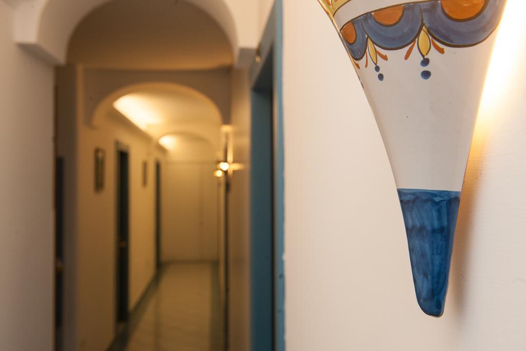 Oasi Hotel Maiori Buitenkant foto