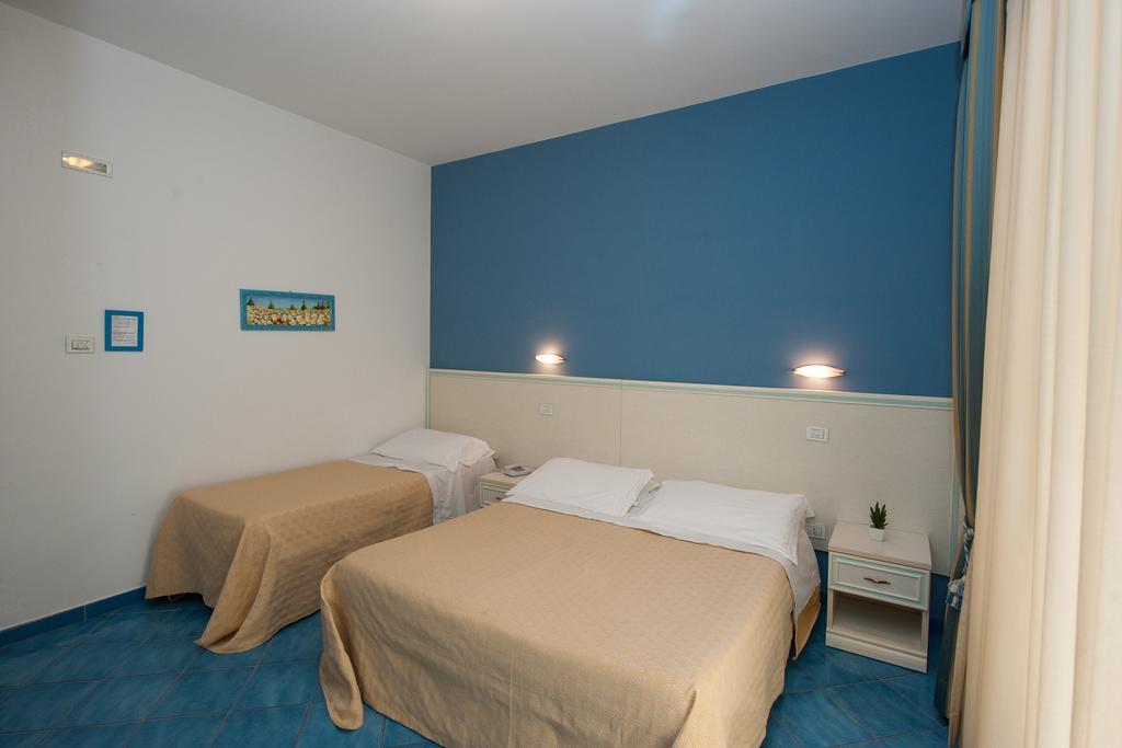Oasi Hotel Maiori Buitenkant foto