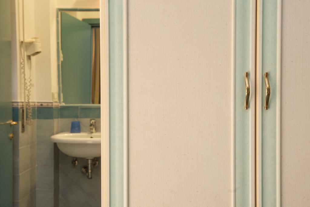 Oasi Hotel Maiori Buitenkant foto