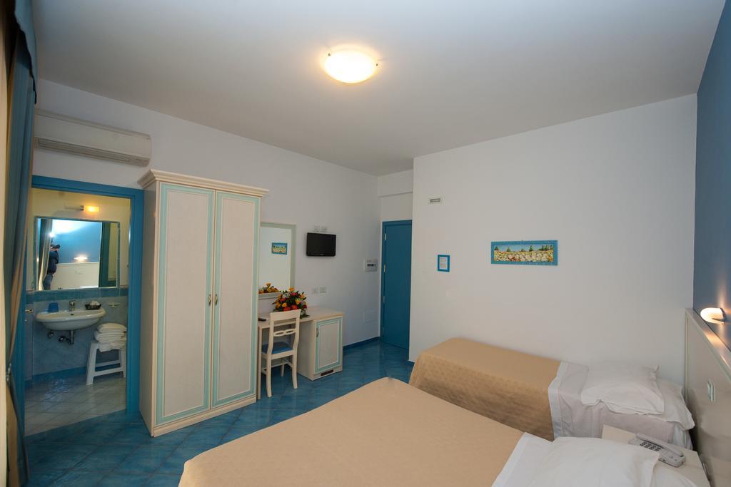 Oasi Hotel Maiori Buitenkant foto